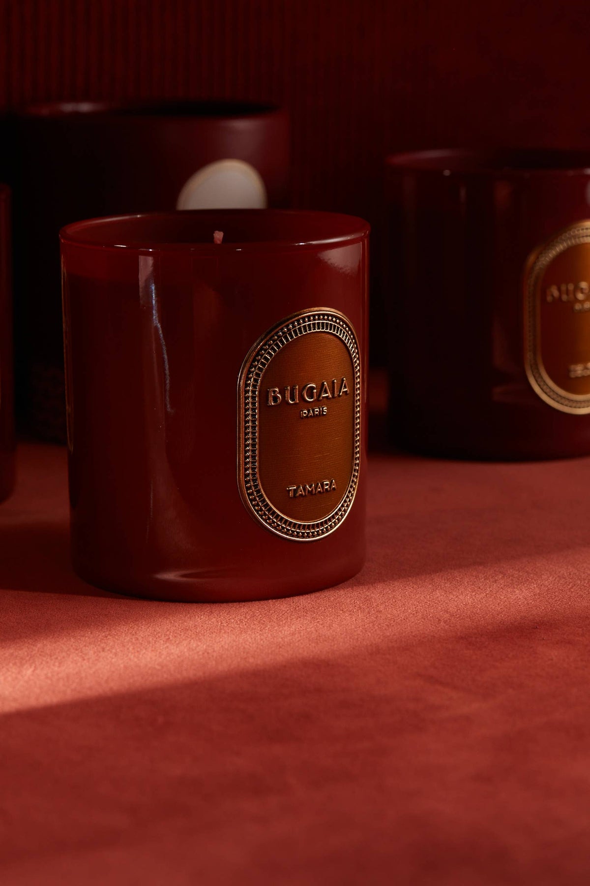 BOUGIE PARFUMÉE TAMARA BUGAIA PARIS. Fabriquée en France. Non testée sur les animaux.