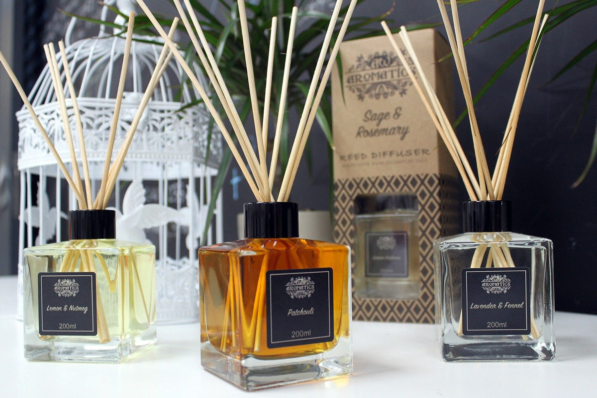 DIFFUSEUR D'HUILES ESSENTIELLES BÂTONNETS - PETIT-GRAIN & BOIS DE ROSE - 200ml - Fabriqué en Angleterre