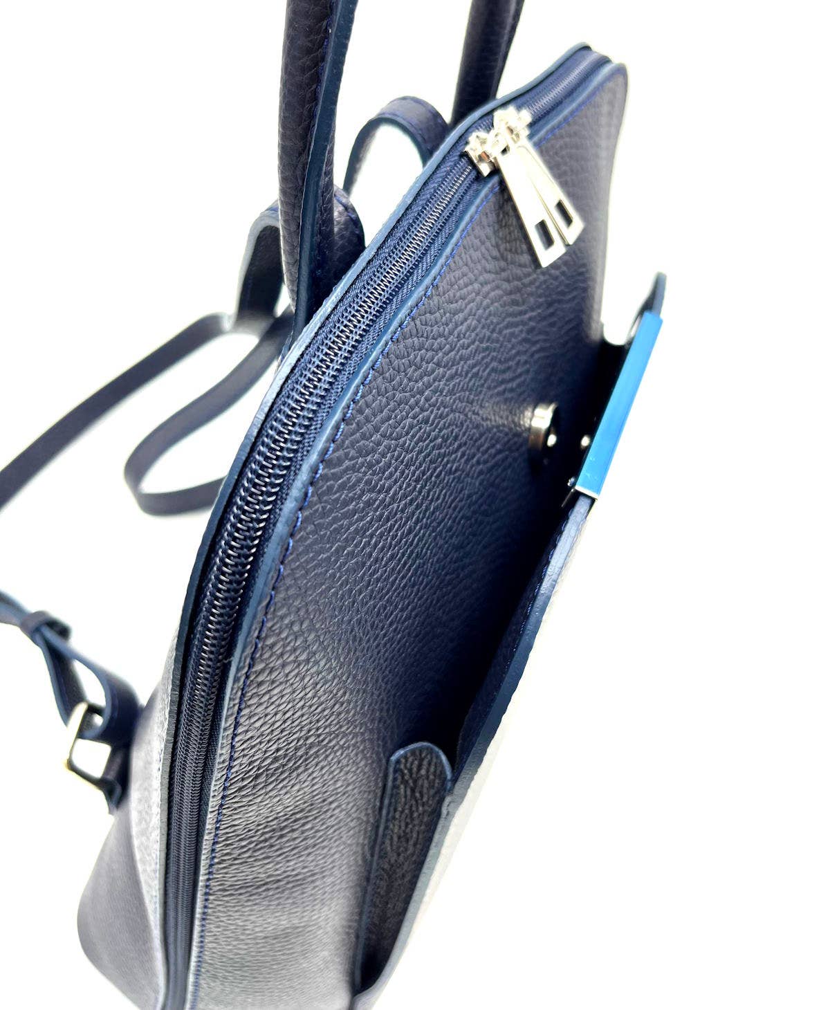 OLÍVIA GENUINE LEATHER BACKPACK FOR WOMEN. MADE IN ITALY