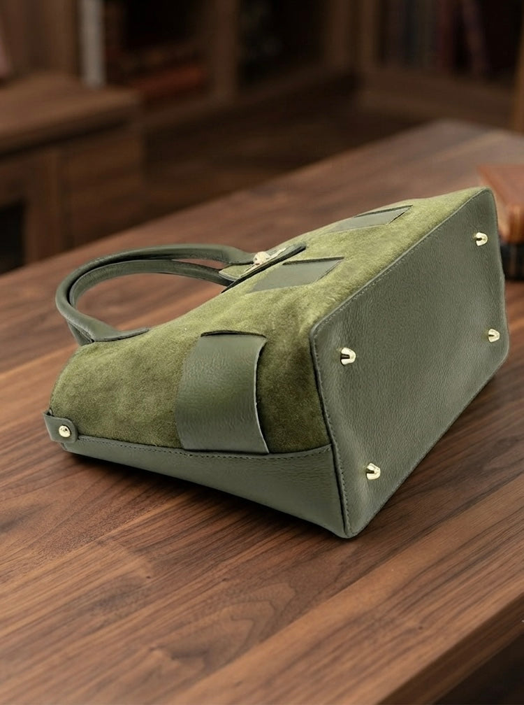 SAC BRIGITTE EN CUIR SUÉDÉ AVEC BANDOULIÈRE.FABRIQUÉ EN ITALIE