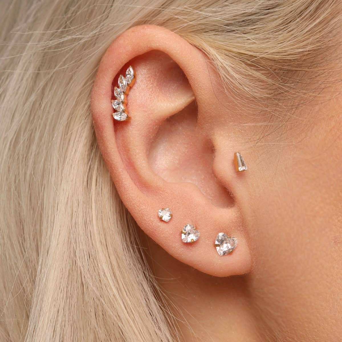 SHINY HEART EARRINGS WITH STONE - 18K gold plated - 5 mm - Made in Germany