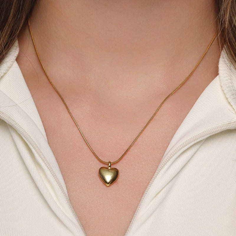 ELEGANTE HARTKETTING 18K verguld. Gemaakt in Duitsland